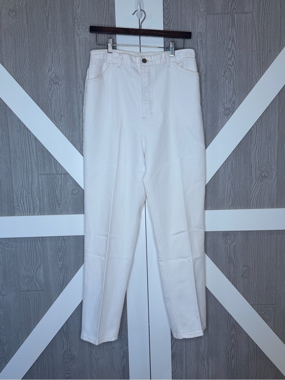 High-Rise White Women's Jeans — Sleek Straight Leg